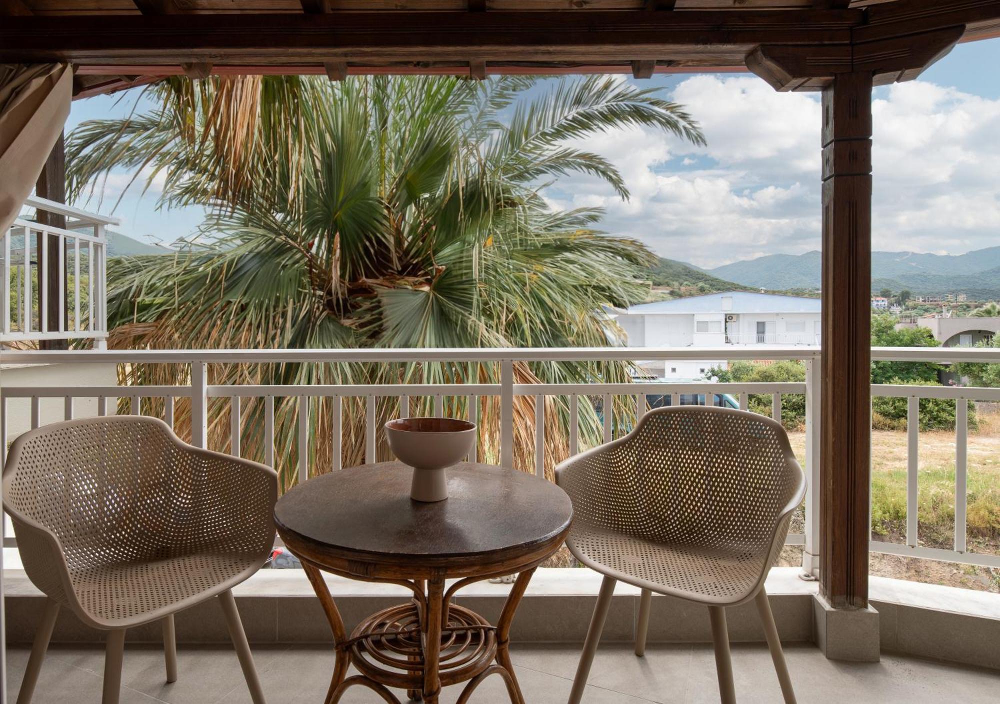 Erifili At Sarti Beach Apartments & Studios Экстерьер фото